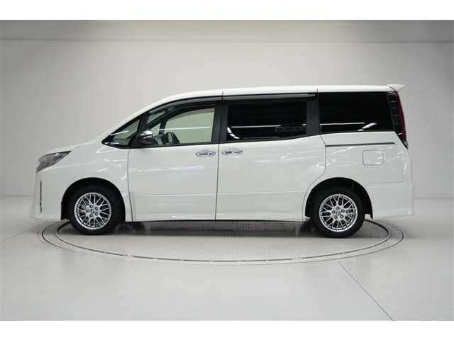 ノア1.8 ハイブリッド Si W×B II