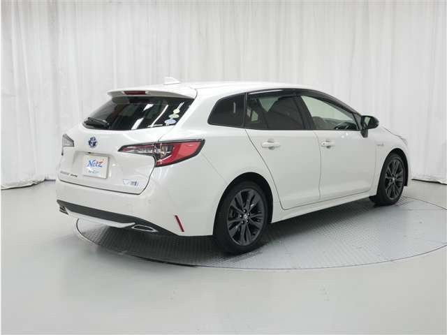 カローラツーリング1.8 ハイブリッド W×B E-Four 4WD