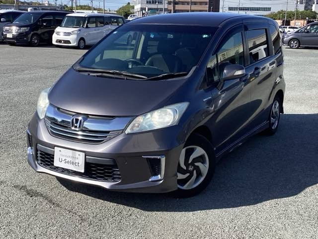 フリードハイブリッド1.5 プレミアムエディション