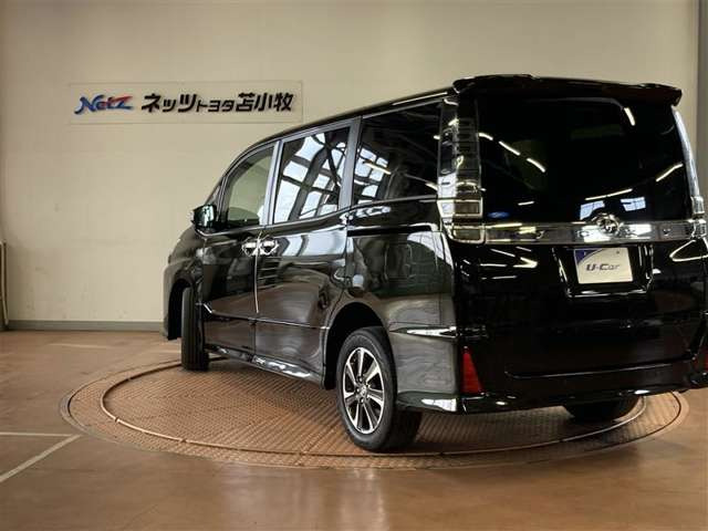 ヴォクシー2.0 ZS 煌III 4WD
