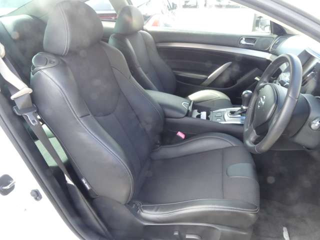 スカイラインクーペ3.7 370GT