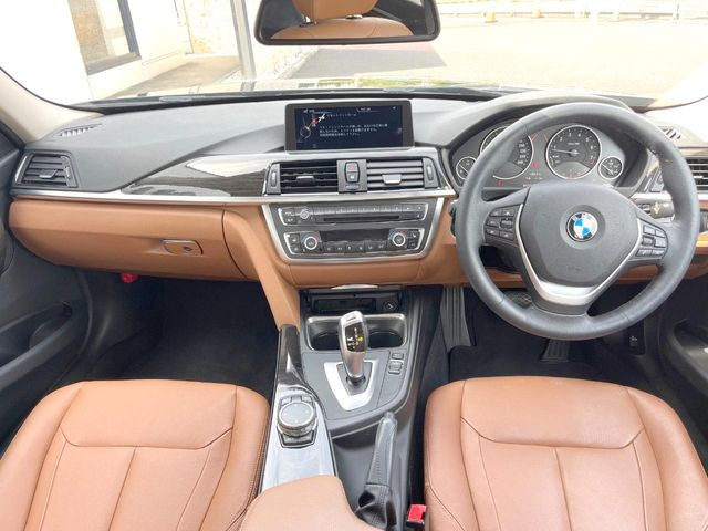 3シリーズセダン320i ラグジュアリー