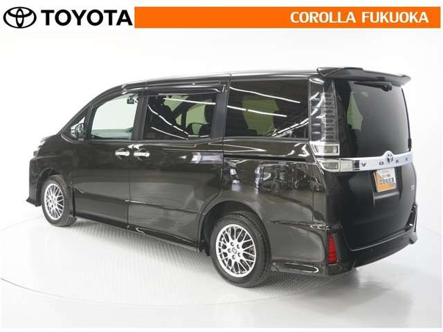 ヴォクシー1.8 ハイブリッド ZS 煌III