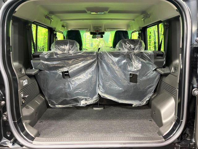 普段のお買い物や通勤、送迎等に十分な荷室スペースを確保しております。セカンドシートを倒すと、大きな荷物の積載も可能です♪