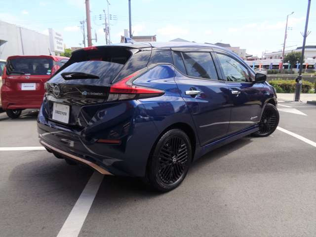 リーフe+ X 90周年記念車