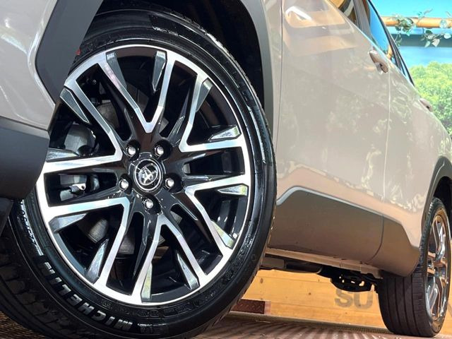 �y����18�C���`�A���~�z�C�[���z�O�ςɃ}�b�`���������A���~�z�C�[���𑕒����Ă���܂��B�e��ЊO�A���~�z�C�[����A�X�^�b�h���X�^�C�����戵�����Ă���܂��B���񂲑��k����������