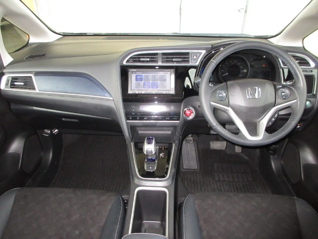 シャトル1.5 ハイブリッド X