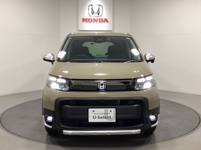 フリード1.5 e:HEV クロスター 4WD