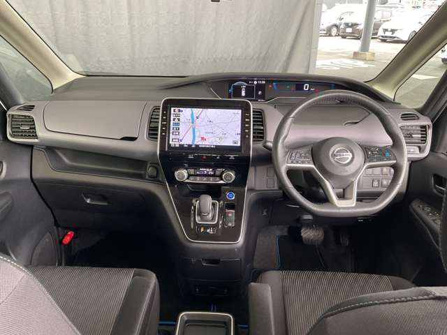 セレナ1.2 e-POWER ハイウェイスターV