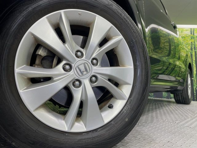 �y����16�C���`�A���~�z�C�[���z�O�ςɃ}�b�`���������A���~�z�C�[���𑕒����Ă���܂��B�e��ЊO�A���~�z�C�[����A�X�^�b�h���X�^�C�����戵�����Ă���܂��B���񂲑��k����������