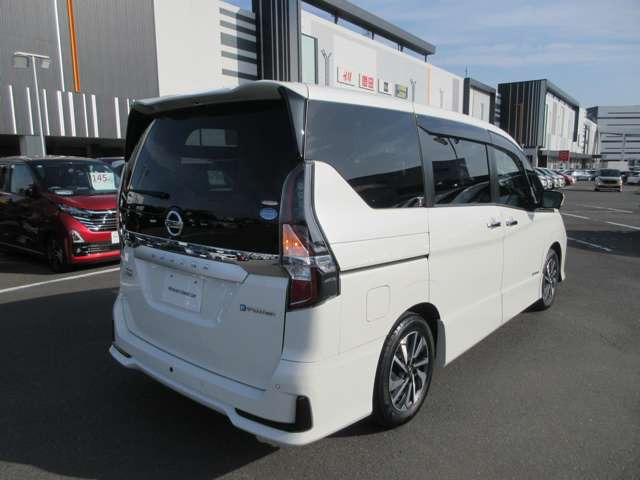 セレナ1.2 e-POWER ハイウェイスターV