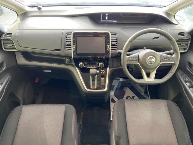 セレナ2.0 ハイウェイスター Vセレクション