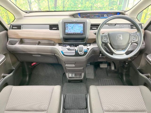 フリードハイブリッド