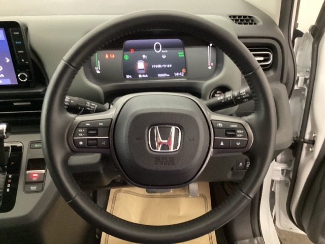 フリード1.5 e:HEV クロスター スロープ