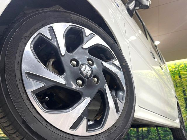 �y����15�C���`�A���~�z�C�[���z�O�ςɃ}�b�`���������A���~�z�C�[���𑕒����Ă���܂��B�e��ЊO�A���~�z�C�[����A�X�^�b�h���X�^�C�����戵�����Ă���܂��B���񂲑��k����������