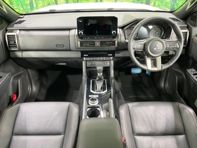 トライトン2.4 GSR ディーゼル 4WD