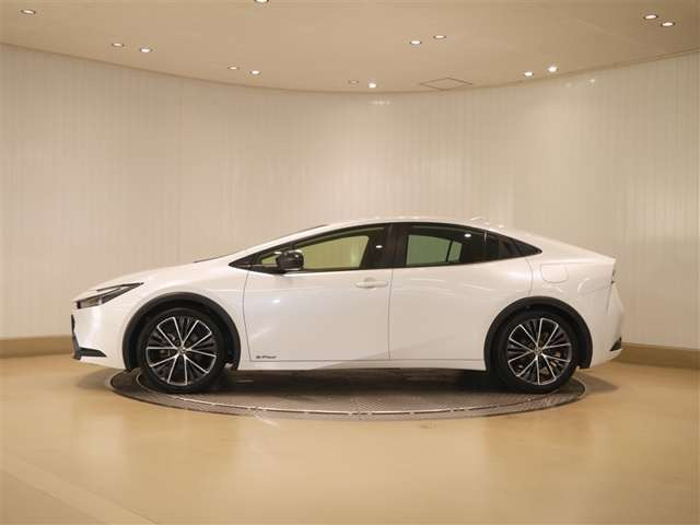 プリウス2.0 G E-Four 4WD