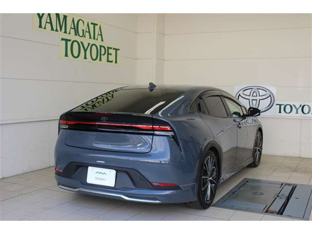 プリウス2.0 G E-Four 4WD