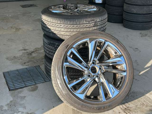 クラウンハイブリッド 2.5 RS アドバンス Four 4WD