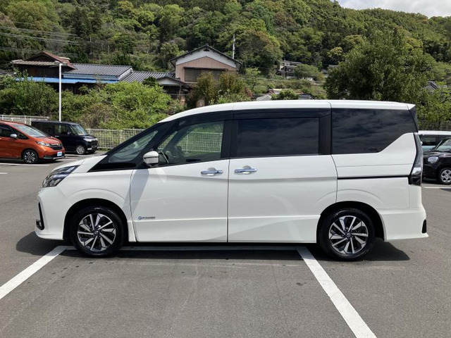 セレナ1.2 e-POWER ハイウェイスターV