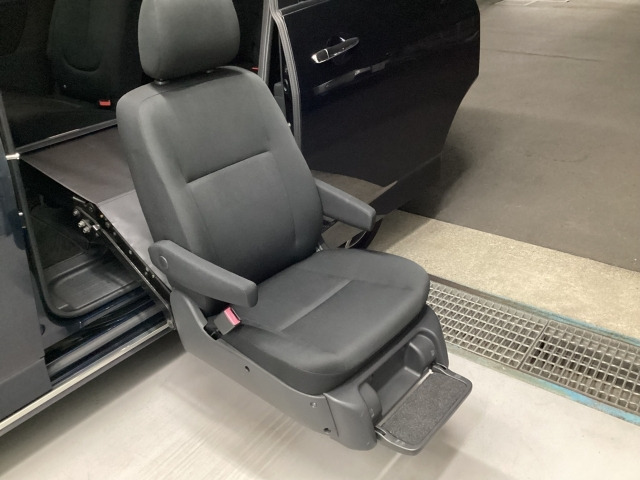 ビアンテ2.0 グランツ スカイアクティブ 助手席リフトアップシート