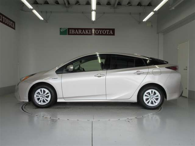 プリウス1.8 S セーフティ プラス