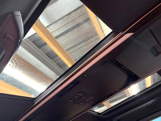 ヴェルファイアハイブリッド 2.5 Z プレミア E-Four 4WD