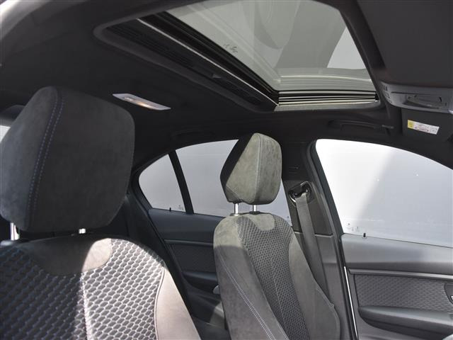 3シリーズセダン320i Mスポーツ