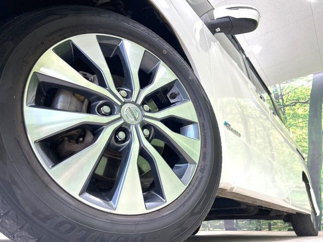 �y����16�C���`�A���~�z�C�[���z�O�ςɃ}�b�`���������A���~�z�C�[���𑕒����Ă���܂��B�e��ЊO�A���~�z�C�[����A�X�^�b�h���X�^�C�����戵�����Ă���܂��B���񂲑��k����������
