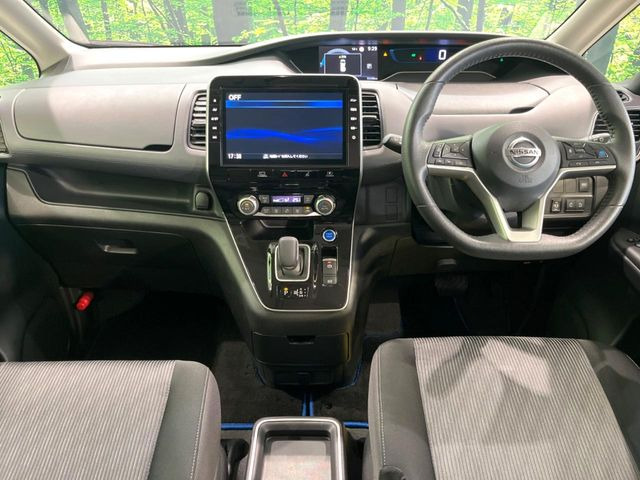 セレナ1.2 e-POWER ハイウェイスターV