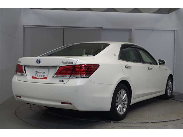 クラウンハイブリッド 2.5 ロイヤルサルーン