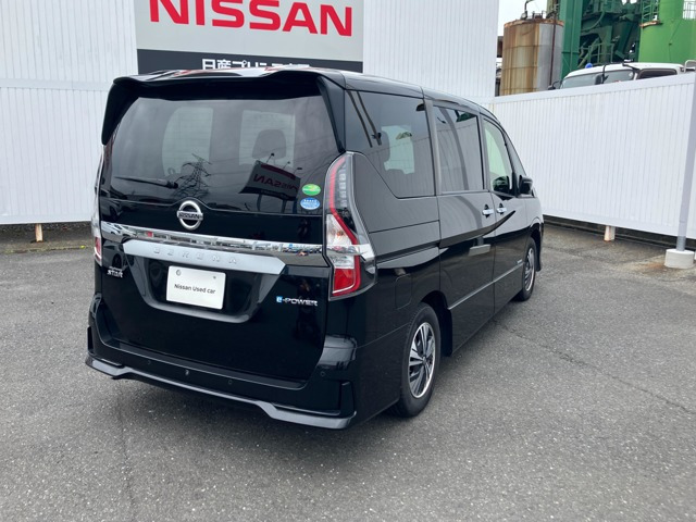 セレナ1.2 e-POWER ハイウェイスターV