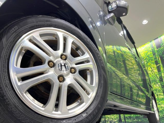 �y����14�C���`�A���~�z�C�[���z�O�ςɃ}�b�`���������A���~�z�C�[���𑕒����Ă���܂��B�e��ЊO�A���~�z�C�[����A�X�^�b�h���X�^�C�����戵�����Ă���܂��B���񂲑��k����������
