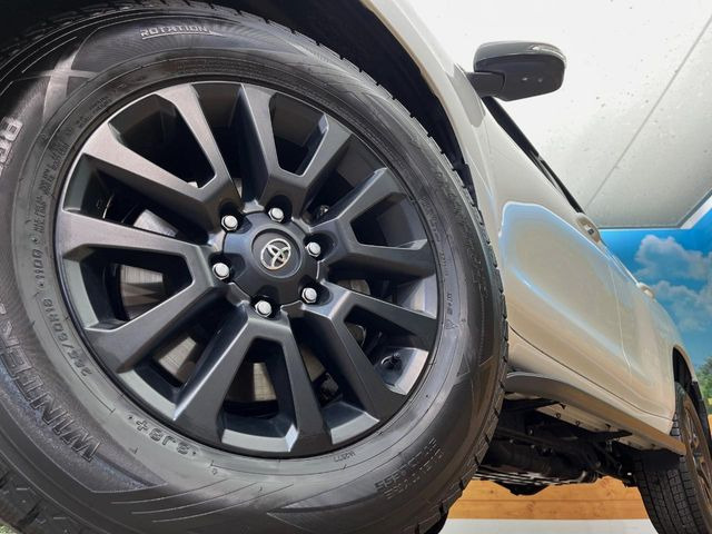 �y�����A���~�z�C�[���z�O�ςɃ}�b�`���������A���~�z�C�[���𑕒����Ă���܂��B�e��ЊO�A���~�z�C�[����A�X�^�b�h���X�^�C�����戵�����Ă���܂��B���񂲑��k����������
