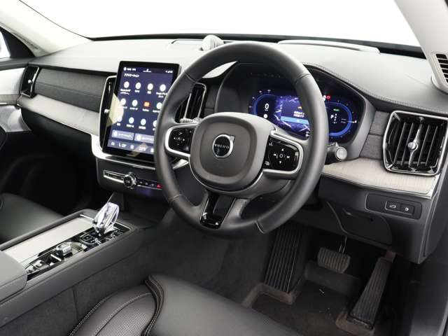 XC90ウルトラ T8 AWD プラグイン ハイブリッド 4WD