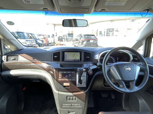 エルグランド2.5 250ハイウェイスター アーバンクロム 4WD