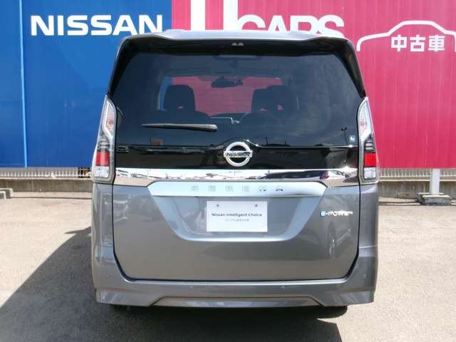 セレナ1.2 e-POWER XV