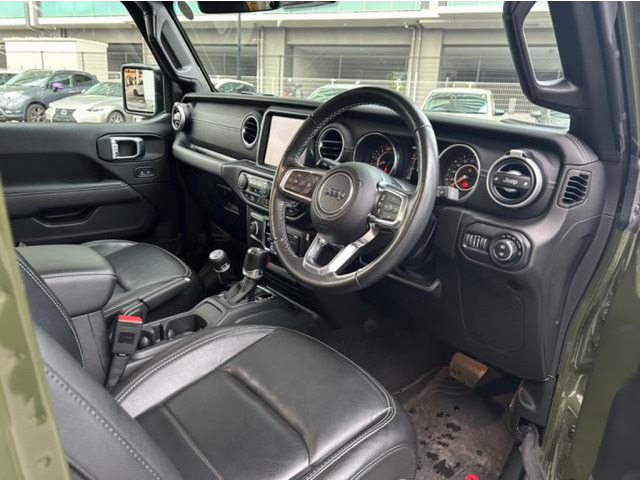 ラングラーアンリミテッド サハラ 4WD