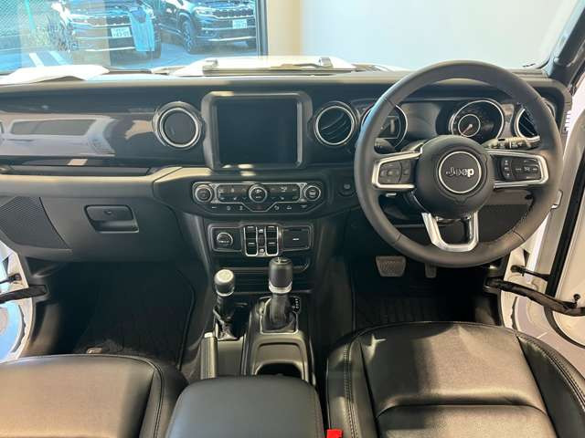 ラングラーアンリミテッド サハラ アルティチュード 4WD