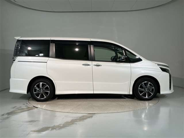 ヴォクシー2.0 ZS 煌III