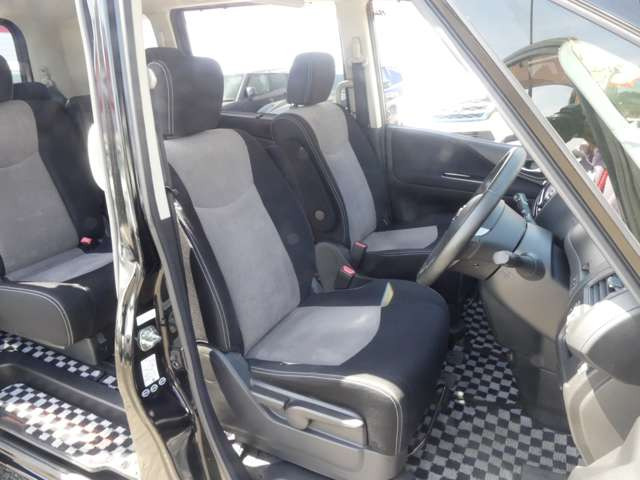 セレナ2.0 ライダー ブラックライン