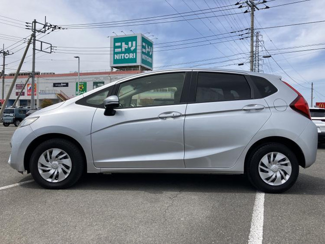 フィット1.3 13G Fパッケージ ファインエディション