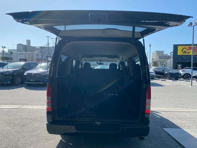彦根インターからお車で3分とアクセス便利!近くには有名観光地の彦根城もありますので、観光と合わせてのご来店も良いですね♪活気溢れる自慢のスタッフがお客様のご来店をお待ちしております!