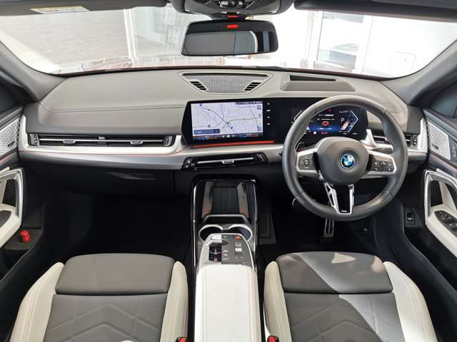 iX2xドライブ30 Mスポーツ 4WD