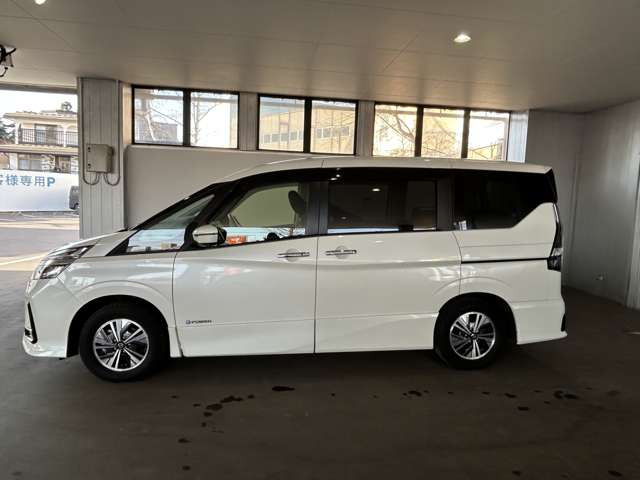 セレナ1.2 e-POWER ハイウェイスターV