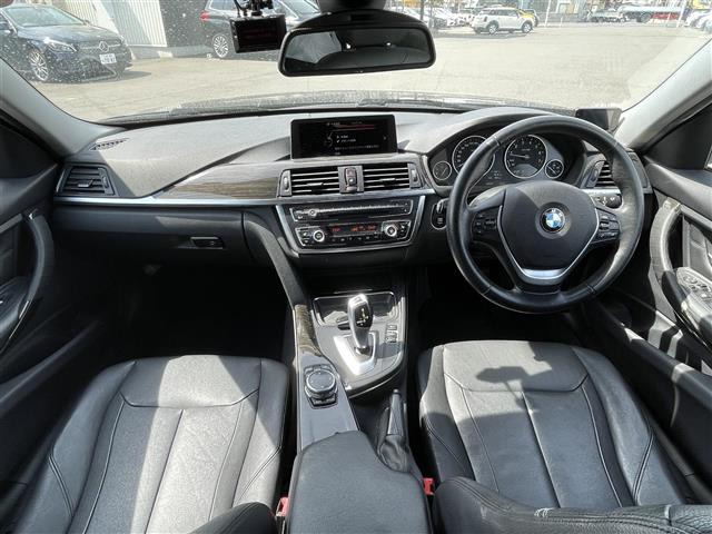 3シリーズツーリング320i ラグジュアリー