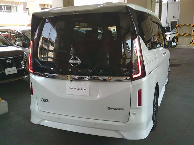 セレナ1.4 e-POWER ハイウェイスターV