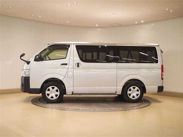 ハイエースバン2.8 DX ロング ディーゼル 4WD