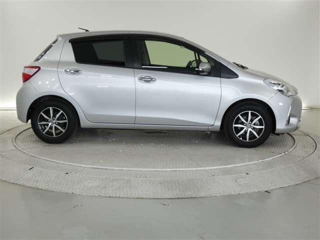 ヴィッツ1.3 F セーフティ エディションIII