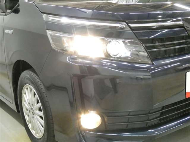 ヴォクシー1.8 ハイブリッド V